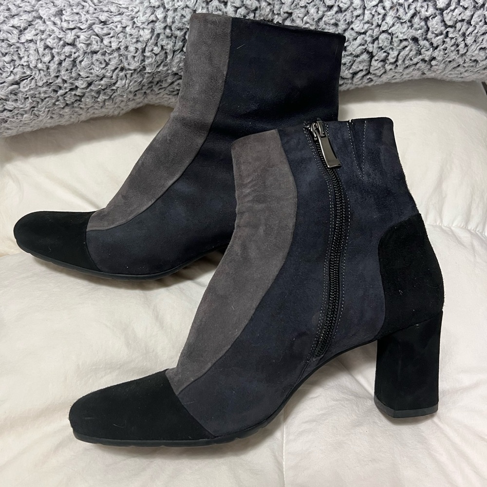 Pas de rouge booties, brand new never worn
